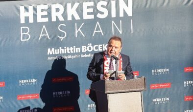 Yeniden aday gösterilen Başkan Böcek’e Ankara dönüşü coşkulu karşılama