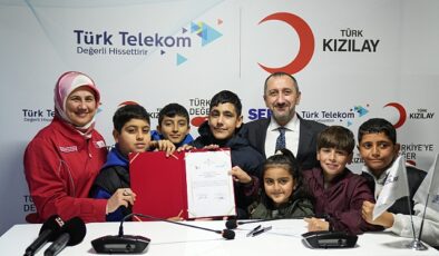 Türk Telekom ve Kızılay’dan deprem bölgesindeki öğrencilere eğitim ve teknoloji desteği