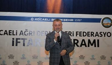 Başkan Büyükakın, Ağrı ve Trabzon il derneklerinin iftar programına katıldı