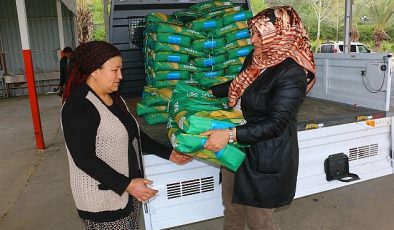 Büyükşehir Belediyesi’nden silajlık mısır tohumu desteği