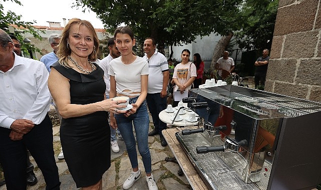 Konak’ta sertifika gururu: Genç Romanlar barista oldu