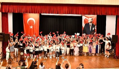 Malkara Belediye Akademisi, yıl boyunca başarılarla dolu bir dönemi muhteşem bir yıl sonu programıyla taçlandırdı