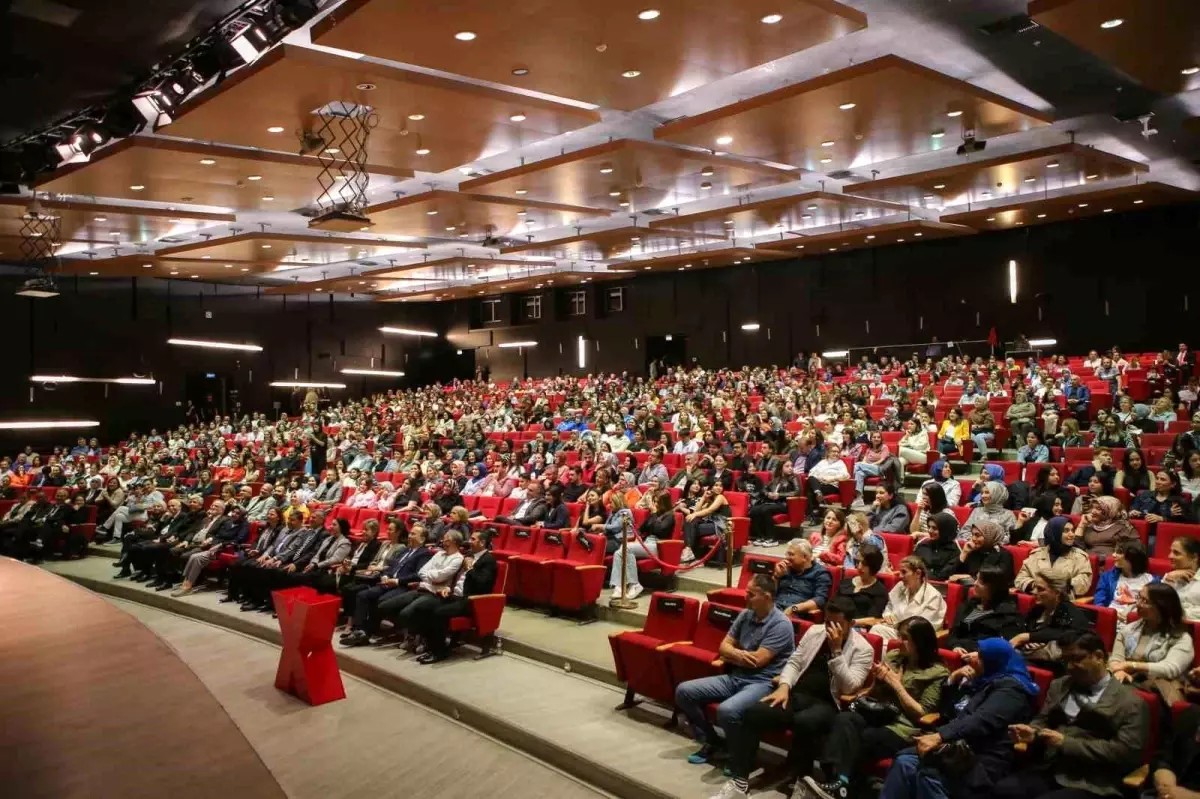 TEDxErciyesKoleji Konferansı’nda Büyük Düşünmenin Gücü Vurgulandı