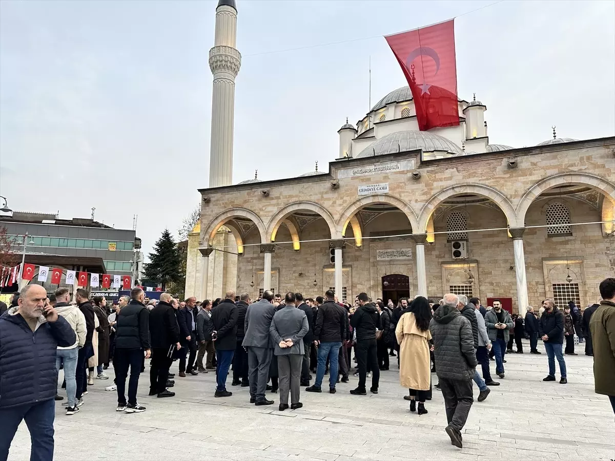 Düzce’de Cedidiye Meydanı Yenilendi