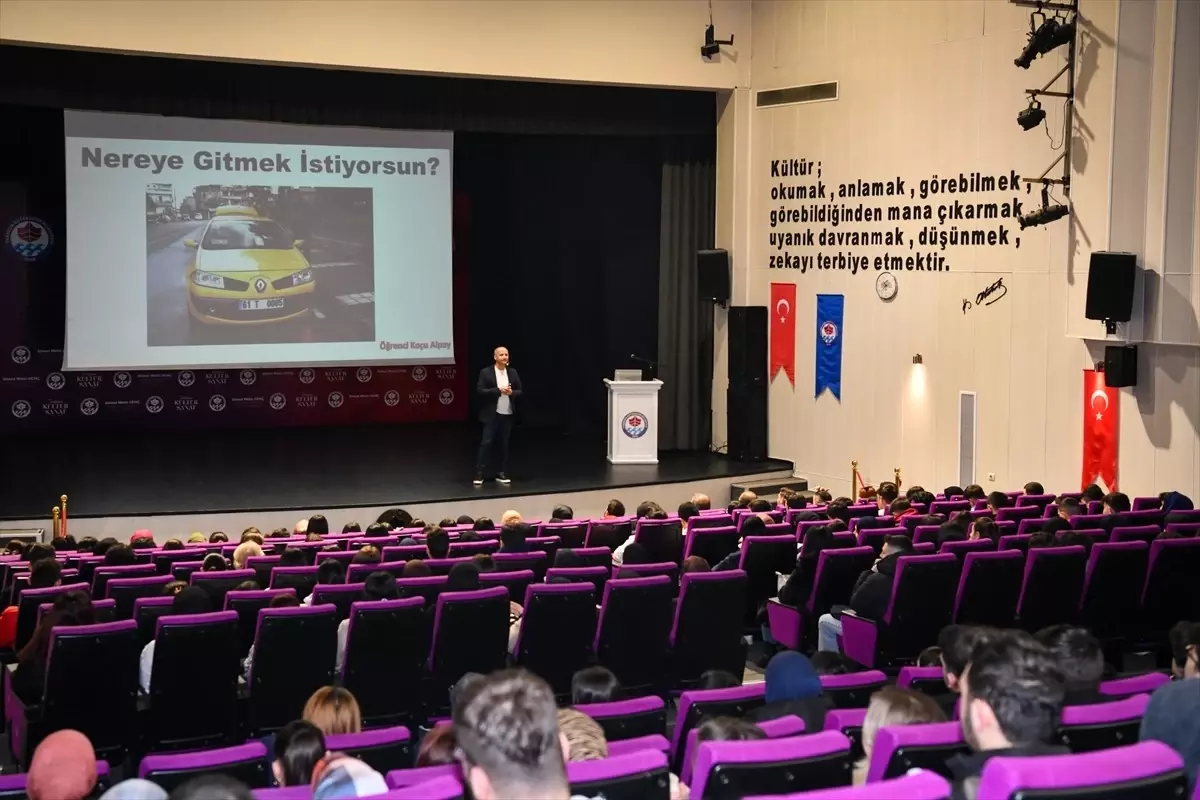 Trabzon’da Sınavlara Hazırlık Semineri Düzenlendi